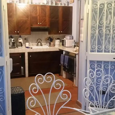Hassin Bed & Breakfast 3*
