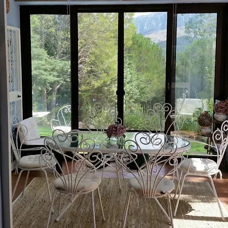 Hassin Bed & Breakfast 3*